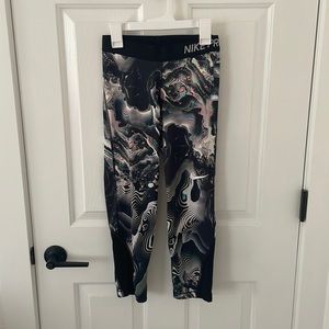 NikePro womens drifit workout leggings